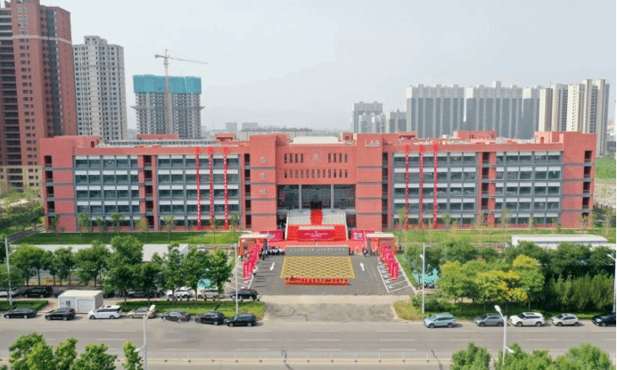 山西建投三建集团山西农业大学新建综合实验楼项目交付启用
